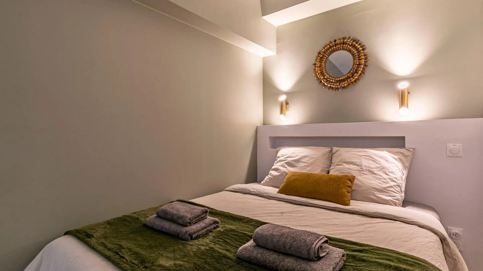 Design And Quiet On Wooded Courtyard ! Apartment *