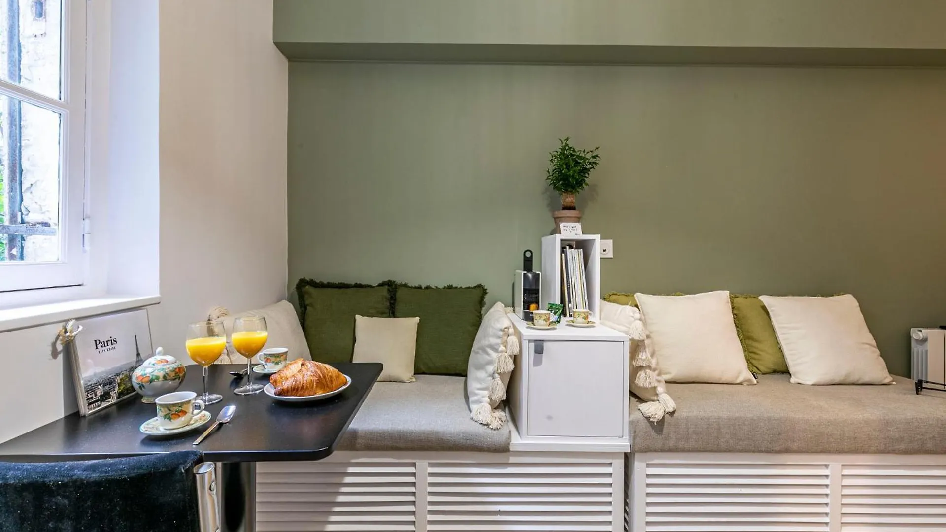 Design And Quiet On Wooded Courtyard ! Apartment
