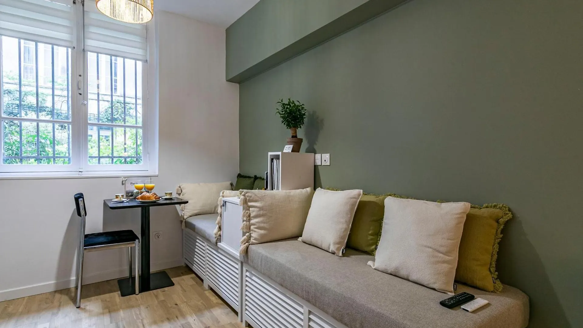 Apartment Design And Quiet On Wooded Courtyard !