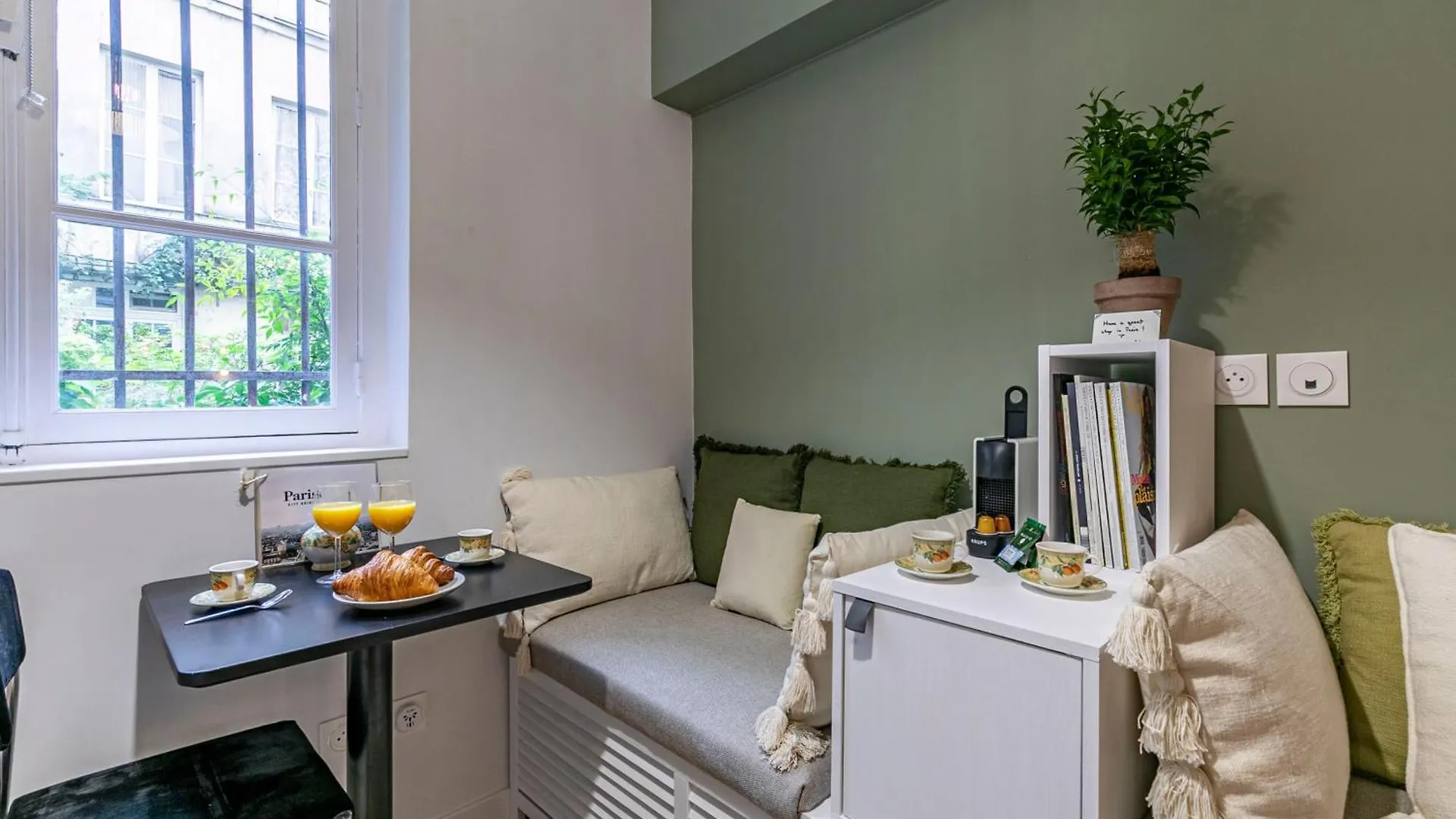 Design And Quiet On Wooded Courtyard ! Apartment