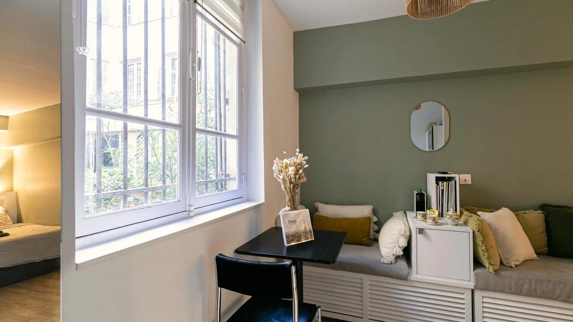 Apartment Design And Quiet On Wooded Courtyard !