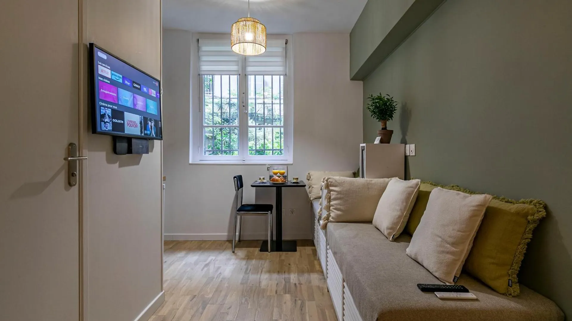 Διαμέρισμα Design And Quiet On Wooded Courtyard ! Παρίσι
